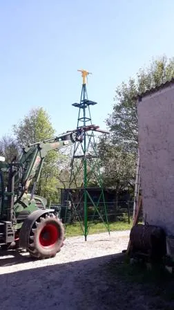 Montaggio del traliccio. Pompa eolica PE W 1806