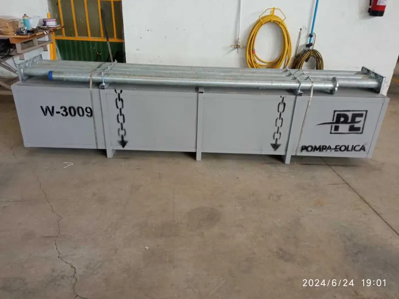 Pompa eolica PE W 3009, cassa di spedizione con tubi per Vienna